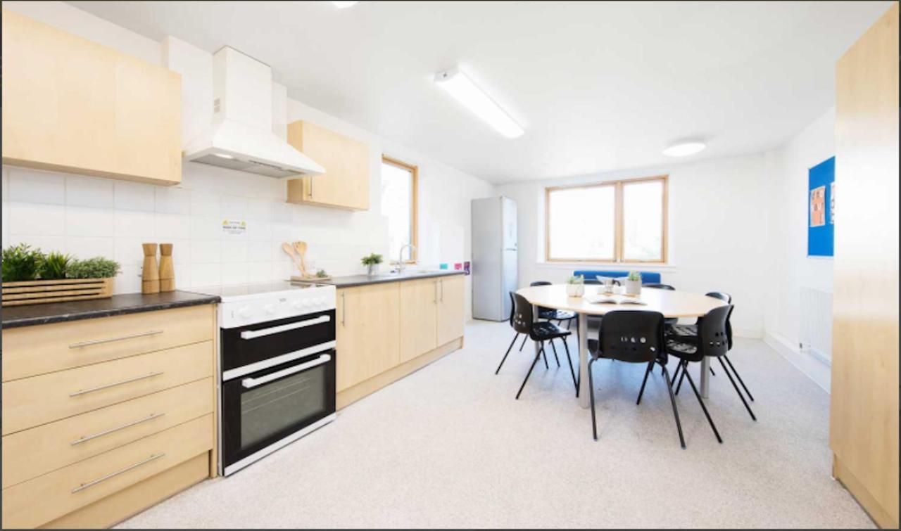 1 Night Free Comfortable Ensuite Rooms, Gillingham - Sk Hoo Екстериор снимка