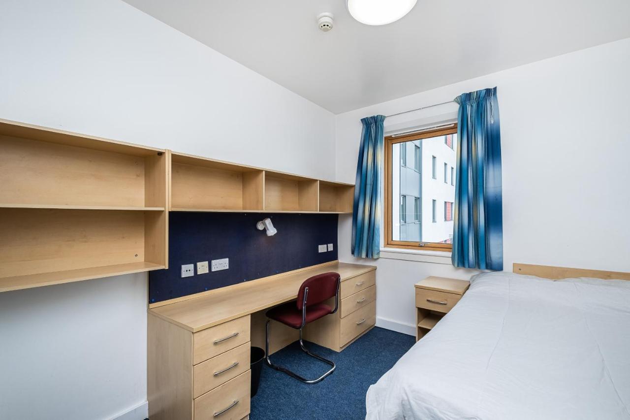 1 Night Free Comfortable Ensuite Rooms, Gillingham - Sk Hoo Екстериор снимка